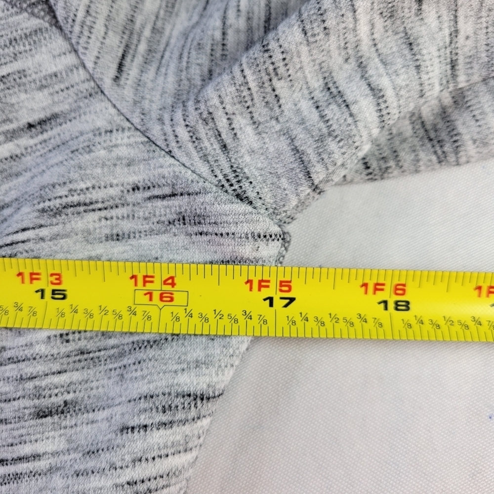 Athleta En Route Dress Size XS Heather Gray Short Sleeve 1/4 Back Zip Stretch - Picture 9 of 11